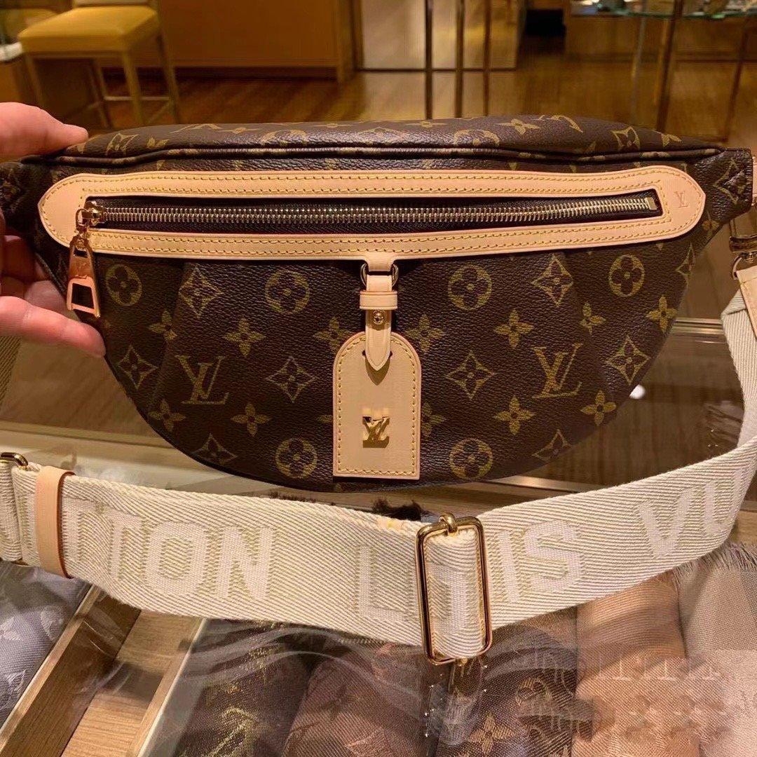 LV Hight Rise Bambag / LV Belt Bag พร้อมส่ง กระเป๋าคาดอก/คาดเอว ใช้ไ้ทั้งชายหญิง ไอเท็มเด็ดที่ใครๆก็ต่างรอคอย!! ทั้งดีไซน์และฟังก์ชั่นการใช้งาน ตอบโจทย์แน่นอนจ้า