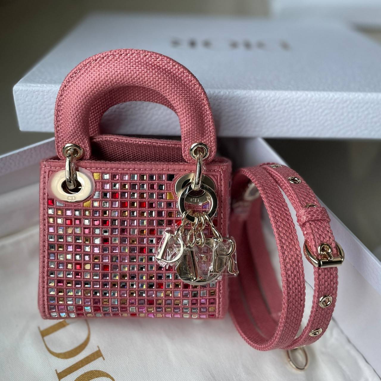 Micro Lady Dior Bag Dark Pink Metallic Canvas Embroidered with Multicolor Crystals เกรดใช้งานสลับใบจริงได้ เทพออริจินอล เป็นรุ่นสั่งทำพิเศษ ภาพสินค้าถ่ายจากงานขายจริงใช้งานต่างประเทศได้