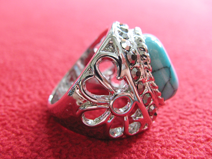 สินค้าหมดค่ะ แหวนหินเทอร์ควอยส์สีฟ้า โรเดียมสีเงิน(มีโชค)แบบ1ค่ะ