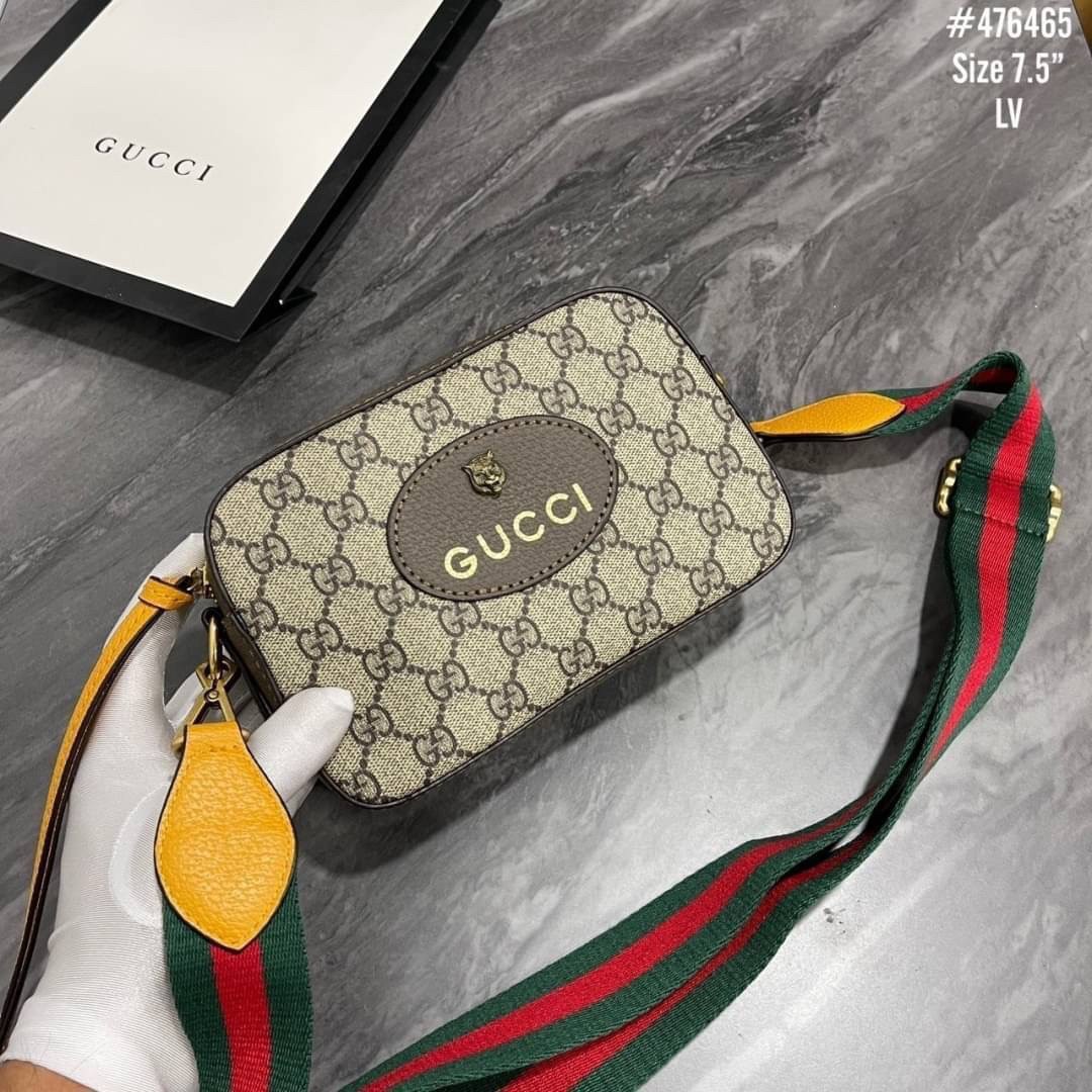 GUCCI Neo Vintage GG Supreme messenger bag กระเป๋าสะพายรุ่น unisex ไซส์มินิ ใช้ได้ทั้งชายหญิง วัสดุแคนวาสอย่างดี จุของได้เยอะ ใช้เป็น every ได้เลย ภาพถ่ายจากงานขายจริง ใช้งานต่างประเทศได้