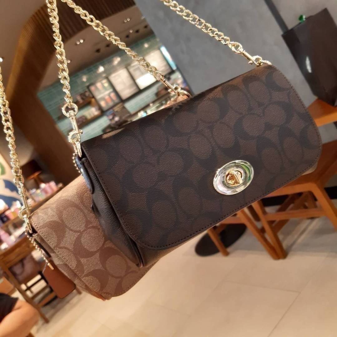 COACH F34615 MINI RUBY CROSSBODY IN SIGNATURE CANVAS ไอเท็มหายาก!! Best seller!! ยกให้น้องเลย!! 👍🎊👍💥 กระเป๋าสะพายข้างรูบี้ ทรงกะทัดรัด ไซส์กำลังดี ดีไซน์เรียบหรูในความเป็นเอกลักษณ์โค้ช ใช้งานง่าย สะดวก วัสดุหนังแคนวาสเคลือบ