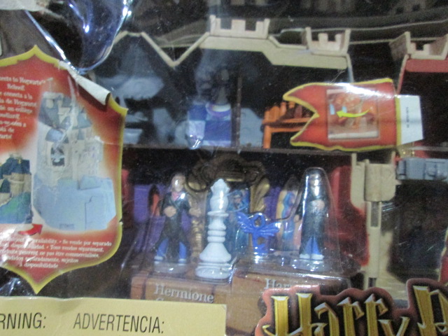 Harry Potter THE FORBIDDEN CORRIDOR World of Hogwarts' Playset by Mattel ของเล่นมือหนึ่งกล่องไม่สวยค่ะ