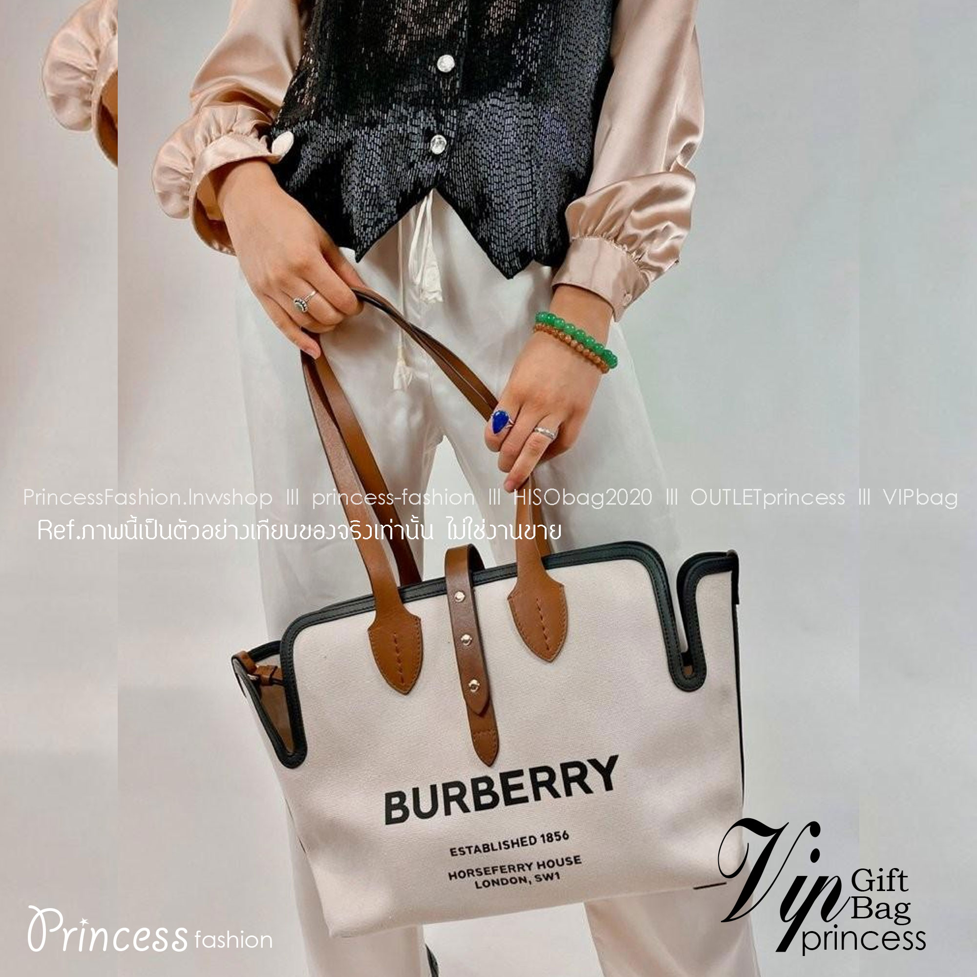 BURBERRY FRAGRANCES TOTE BAG พร้อมส่งรุ่นใหม่!! BURBERRY LARGE LONDON TOTE BAG IN WHITE / Burberry Canvas Logo Tote Bag กระเป๋าสะพายไหล่ทรงช้อปปิ้ง ทรงคลาสสิค ฮิตตลอดกาล
