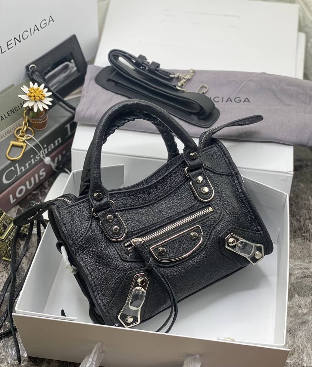 VIP 】หนังแท้ BALENCIAGA Classic City Mini Shoulder Bag พร้อมส่งที่ไทย