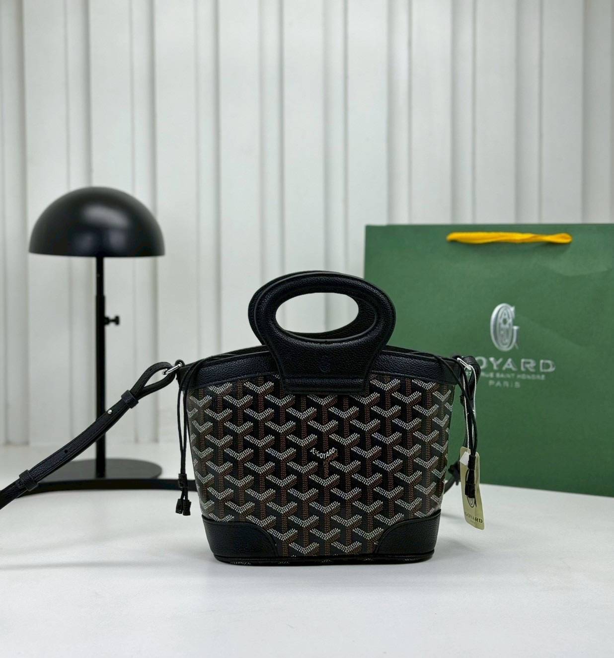 ORI หนังแท้ | Goyard Beluga Mini Bag กระเป๋าสะพายทรงบัคเก็ต พร้อมหูจับในตัว สะดวกใช้งาน ด้านในเป็นผ้าดีไซน์ผูก เพิ่มความน่ารักน่าใช้ สวยมากค่ะ