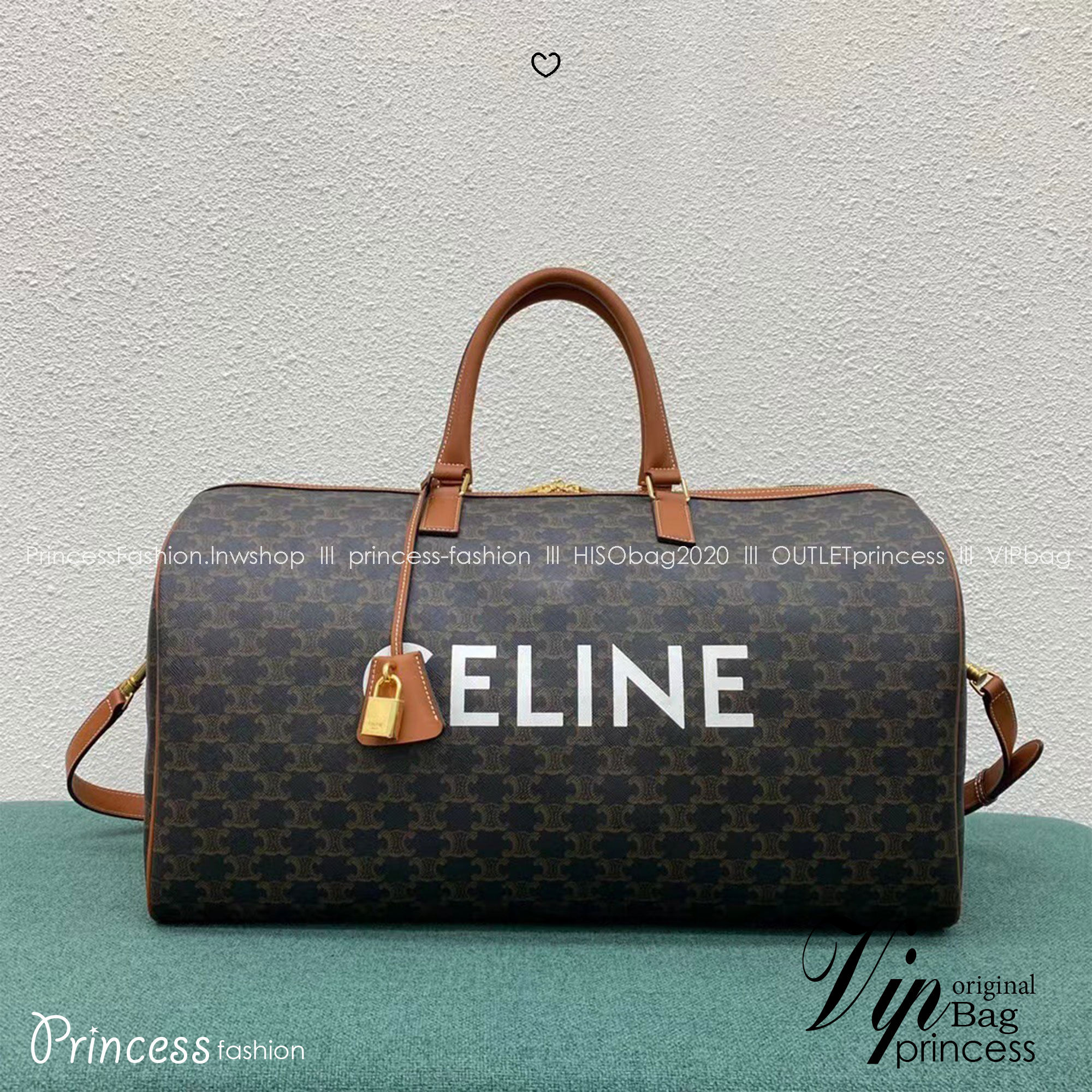 ORI หนังแท้ | CELINE Voyage Large Bag in Triomphe Canvas with Celine Print กระเป๋าสะพายสไตล์เดินทาง keepall ใบใหญ่จุสัมภาระได้เยอะ หนังขึ้นลาย Signature สวยหรูสุดคลาสสิค ดีไซน์ไม่มีเอ้าท์ คอลเลคชั่น CELINE Essentials เหนือกาลเวลาสำหรับผู้หญิงและผู้ชาย ใช้