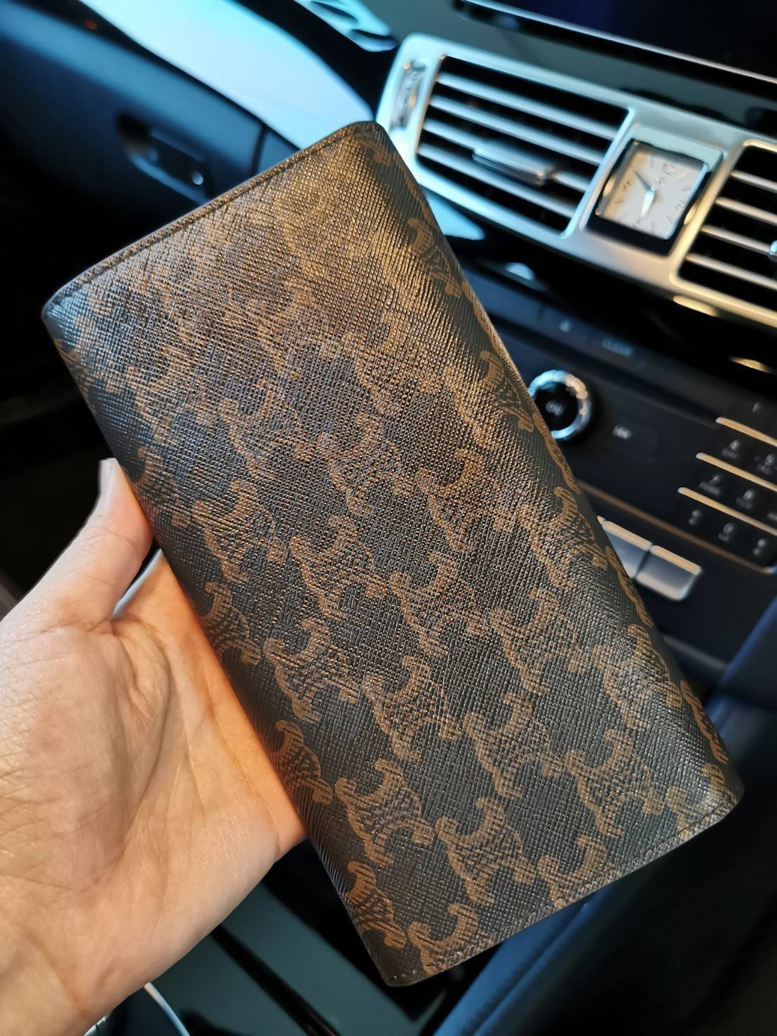 CELINE LONG WALLET BAG VIP GIFT WITH PURCHASE-GWP กระเป๋าพรีเมี่ยมกิ๊ฟ Limited จาก CELINE HAUTE PARFUME DUTYFREE COUNTER วัสดุ Triomphe Canvas