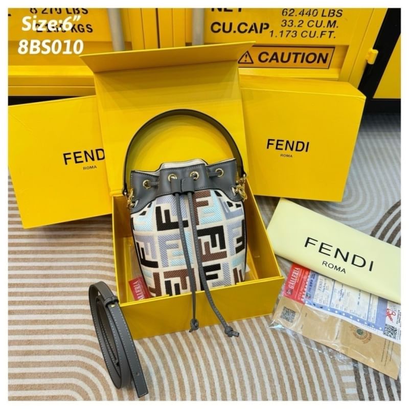 FENDI Mini MonTresor Bucket Bag กระเป๋าสะพายทรงขนมจีบรุ่นยอดนิยม ไซส์มินิน่ารักน่าใช้มาก ดีไซน์สวยอยู่ทรง