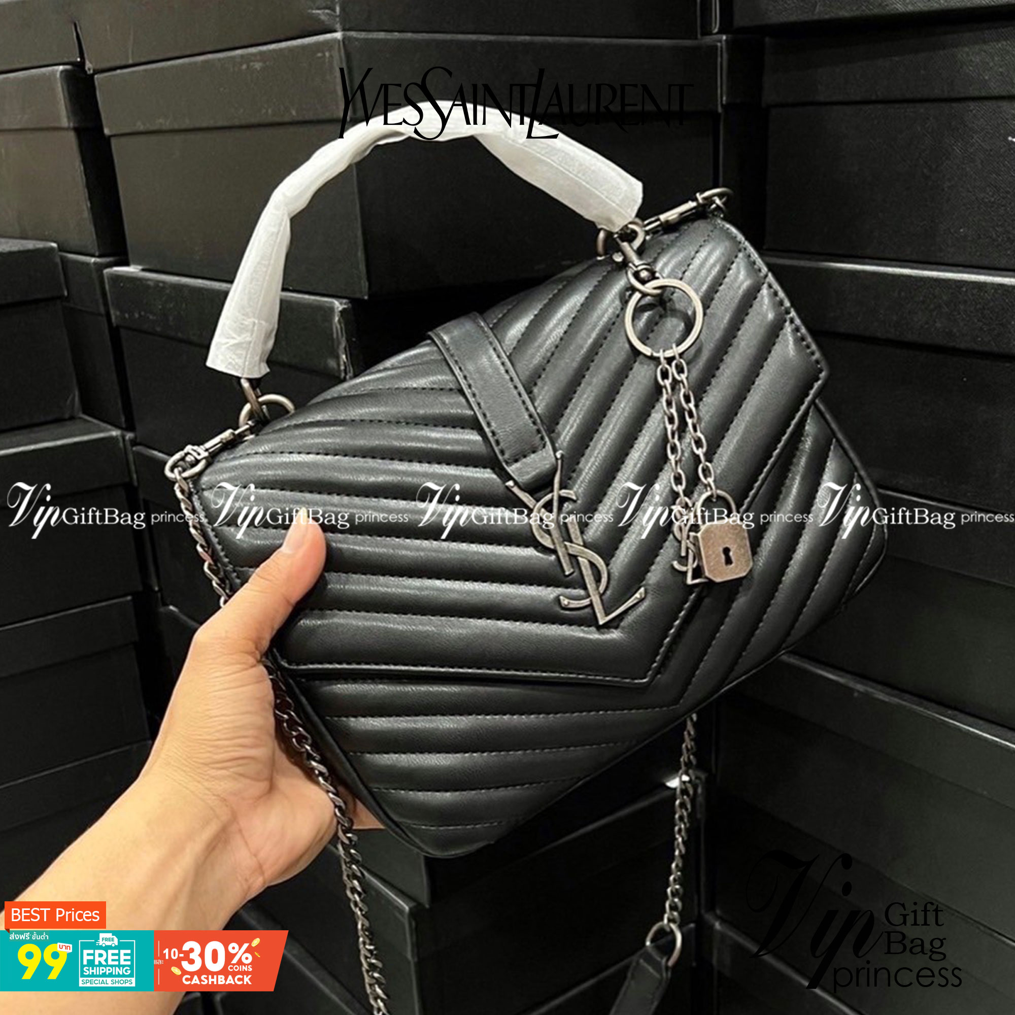 YSL Yves Saint Laurent crossbody bag กระเป๋าสะพายข้างลายเชฟรอน (แต่งอะไหล่ทอง เงิน ดำ) สะพายครอสบอดี้หรือสะพายไหล่ก็ดูดีค่ะ ตัวสายยาวถอดได้ งานสวยเป๊ะปั๊มทุกจุด ดีไซน์ทรงสวยหรู พิเศษ แถมฟรี พวงกุญแจห้อยดูแพงไปหมดจริงๆไอเท็มนี้ ภายในโล่งกว้าง มาพร้อมหูจับใ