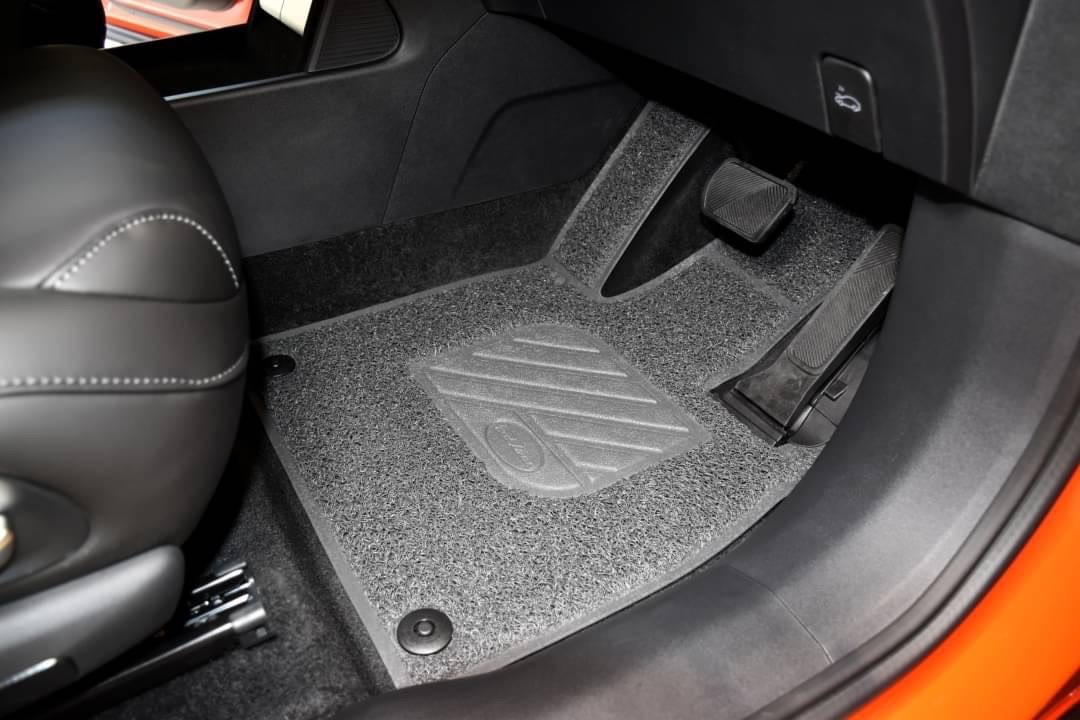 พรมดักฝุ่นไวนิล XPENG G6 2024 พรมดักฝุ่นในรถ เอ็กซ์เผิง จีซิกส์ เข้ารูป ภายในรถ 3ชิ้น