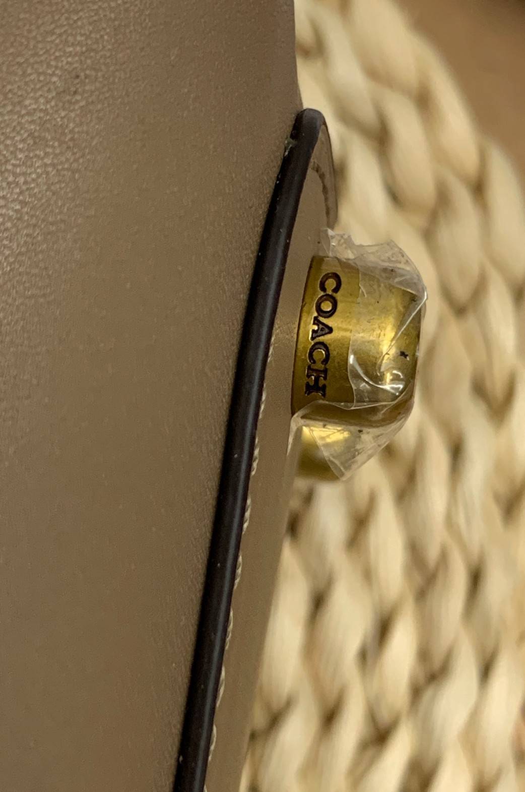 COACH COURIER CARRYALL 23 IN COLORBLOCK SIGNATURE CANVAS พร้อมส่ง 7 แบบ พร้อมส่ง ลุคดูไฮสุดๆค่ะ! กระเป๋าสะพายหนังหรูหราและคลาสสิค หนังแท้ชั้นดีที่สุด น้ำหนักเบา หนังสวยมากก สัมผัสแล้วหลงรักแน่นอนจ้าา😘