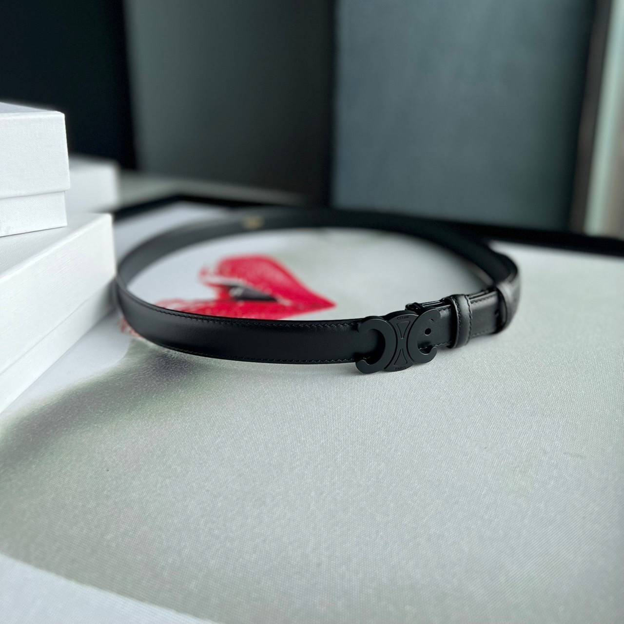 หนังแท้ CELINE BELT LOGO 18MM / Celine Triomphe Belt in Natural Calfskin เกรดใช้งานสลับของจริง ออริจินอลหนังแท้ หัวเข็มขัดโลโก้แบรนด์แบบ 3D Vintage สีทอง/สีดำ ปั้มโลโก้คมชัดคล้ายของจริง สายปรับระดับได้ในดีไซน์เรียบหรูเข้ากับทุกลุ๊คใช้ได้ทั้งชายหญิง