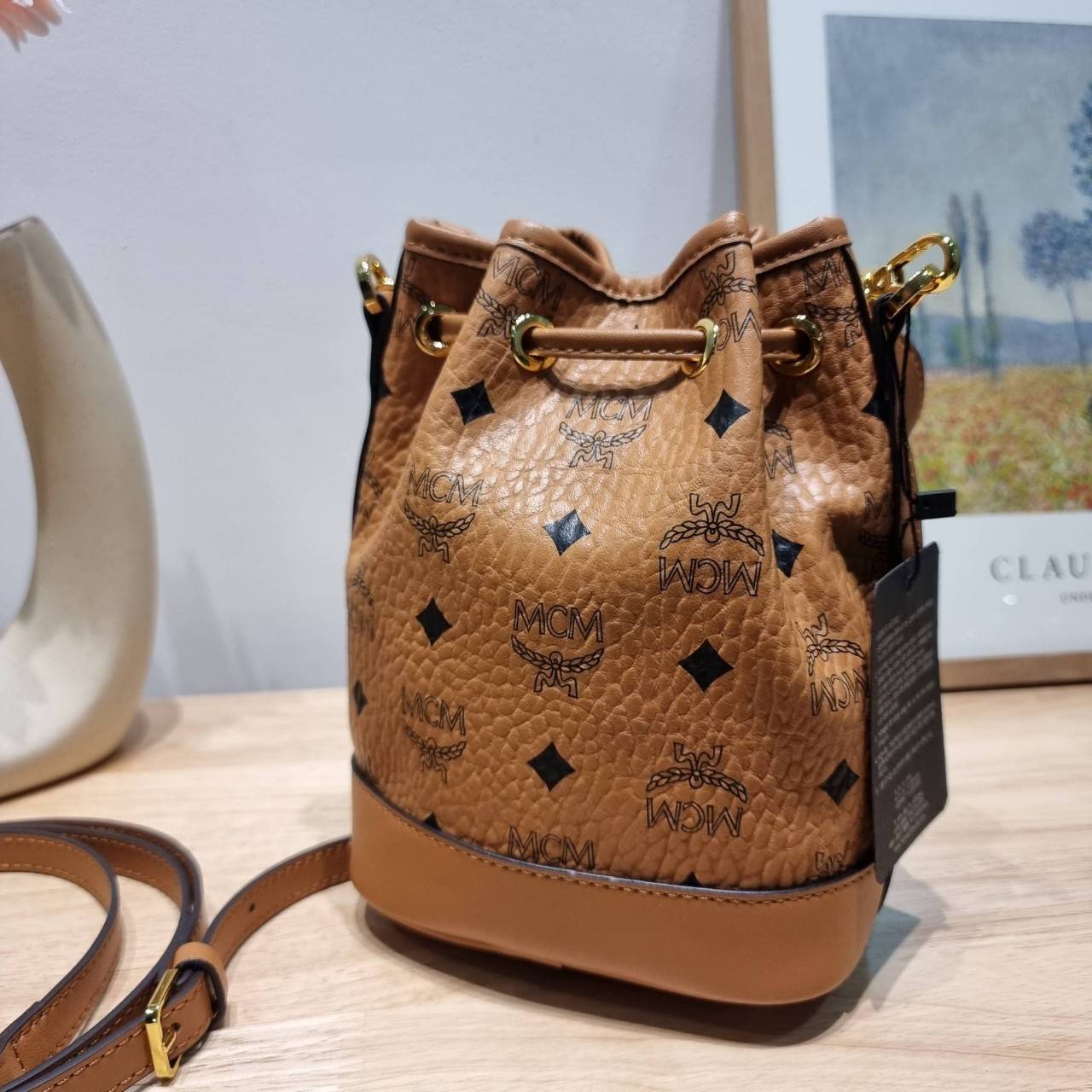 M.C.M MINI DESSAU DRAWSTRING BAG IN VISETOS กระเป๋าสะพายทรง bucket ไซส์ mini เกรดออริ สลับแท้ 1:1 ใช้งานต่างประเทศได้