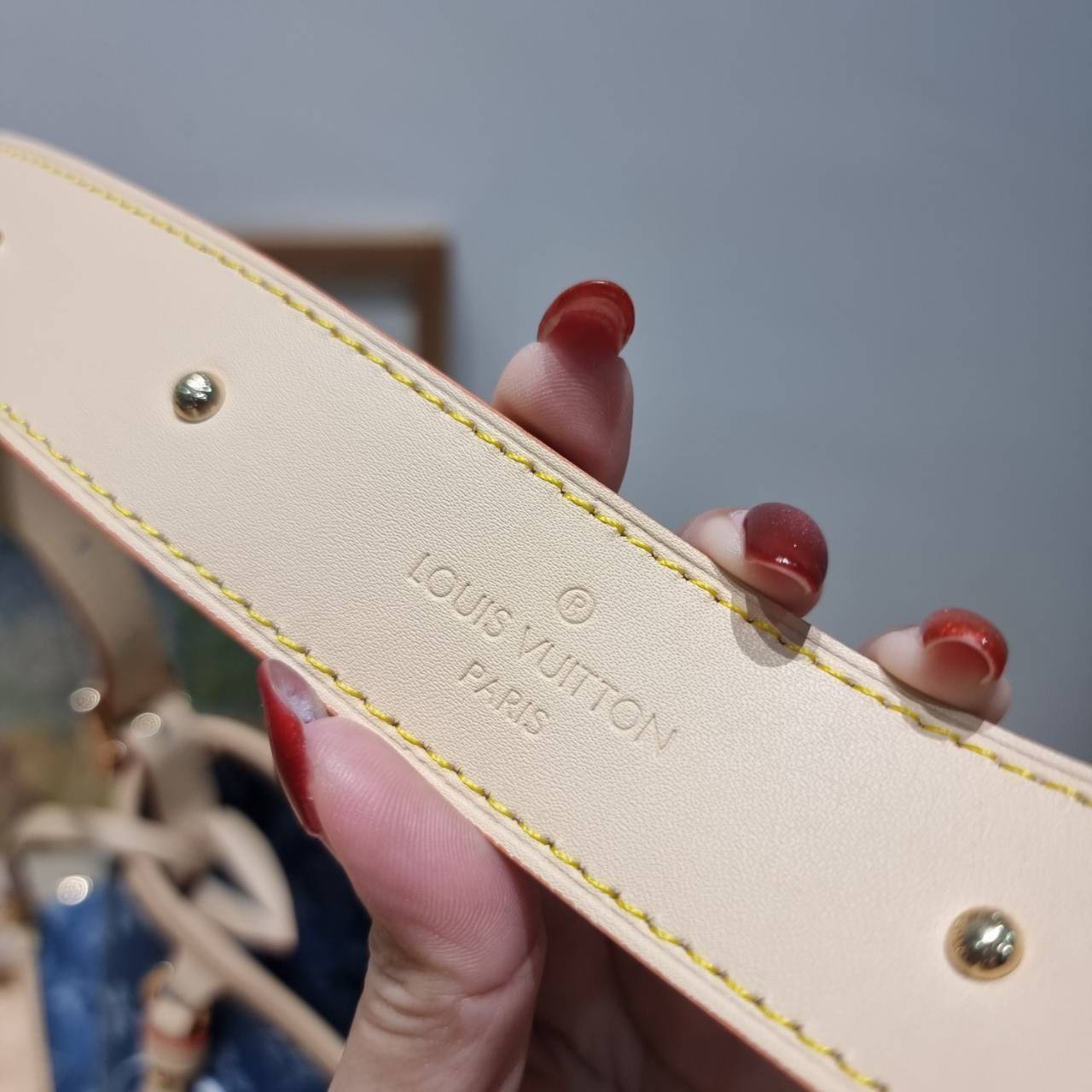 LV Monogram Denim Carry /LV CARRYALL DENIM BAG ใหม่ล่าสุด สไตล์เดนิมสุดชิค รุ่นลิมิเต็ดที่สาวๆตามหา กระเป๋าสะพายไหล่ทรงสวย ดีไซน์เรียบง่ายคลาสสิค หรู ดูผู้ดี รูปทรงใช้งานง่าย มาพร้อมใบลูก ไว้เก็บของจุกจิก