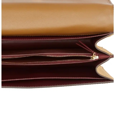 สีใหม่ Hazelnut Large Size TORY BURCH T Monogram jacquard shoulder bag ฮอตไอเท็ม ที่สาวๆเค้ารู้กัน!! กระเป๋าสะพายไหล่ ดีไซน์ทรงสวย คลาสสิคแฝงความหรู วัสดุผ้า jacquard ตัดขอบด้วยหนังแท้ เปิด-ปิดด้วยกระดุมแม่เหล็ก ใช้งานง่าย ภายในโล่งกว้าง แบ่งสัดส่วนสวย ใส