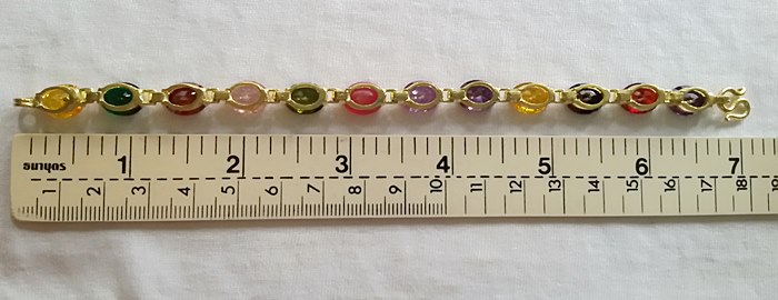 สินค้าหมดค่ะ สร้อยข้อมือพลอยนพเก้าเนื้อทองเหลืองแบบใหญ่ค่ะ