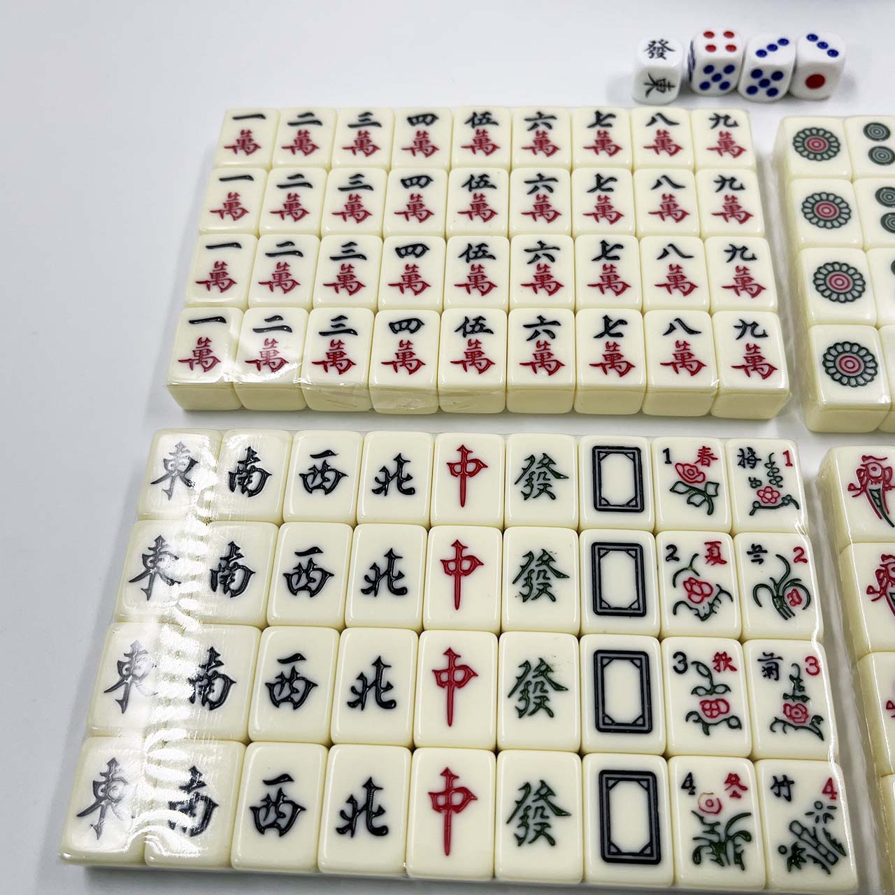 ชุดไพ่นกกระจอกขนาดเล็กแบบพกพาไม่หนักกล่องใส่ทรงสี่เหลี่ืยมจัตุรัส