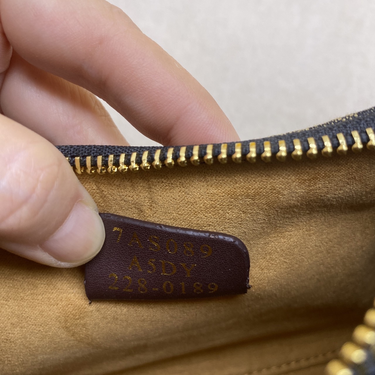 FENDI Mini Fendessence bag กระเป๋าถือลายโมโนแกรมรุ่นใหม่ 🧡 เกรดออริจินอล 1:1 สลับแท้ ใช้งานต่างประเทศได้