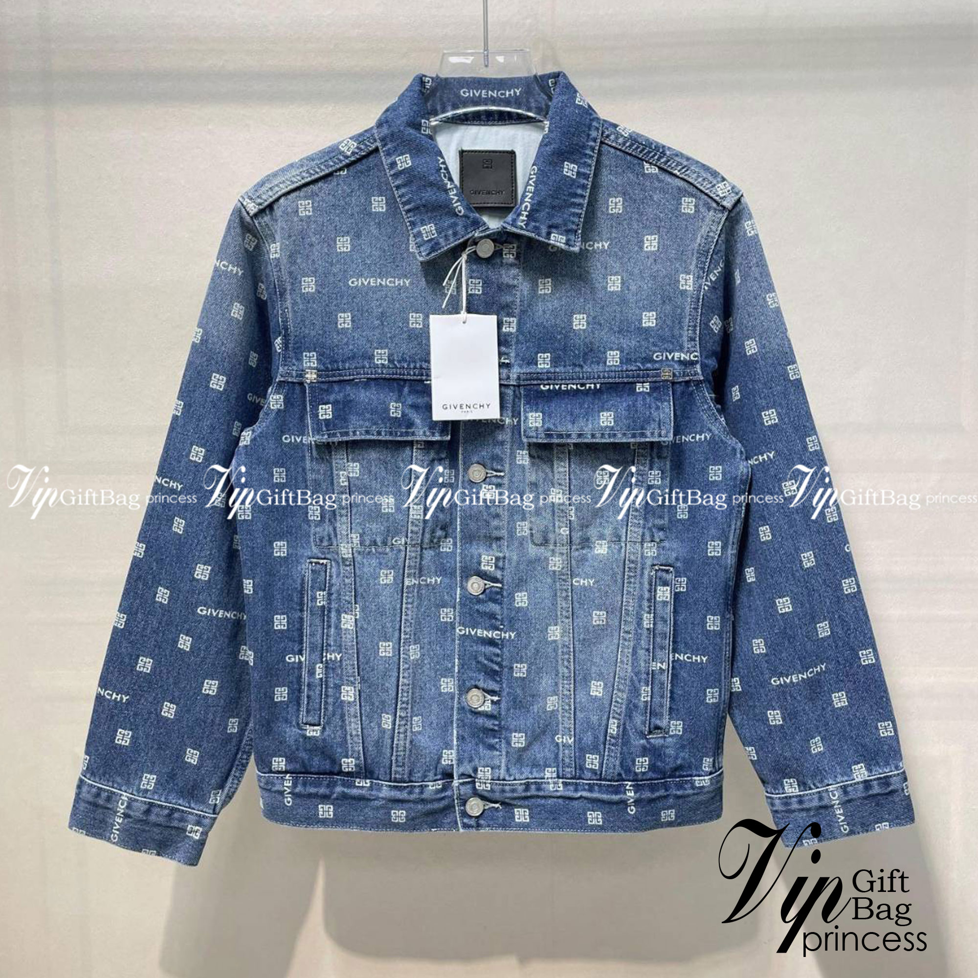 GIVENCHY Jacket / GIVENCHY Logo-print denim jacket เกรดออริจินอล มีป้ายแท็กที่คอเสื้อ ใส่ได้ทั้งผู้หญิงผู้ชาย พร้อมส่งที่ไทย ภาพสินค้าถ่ายจากงานขายจริง ใช้งานต่างประเทศได้