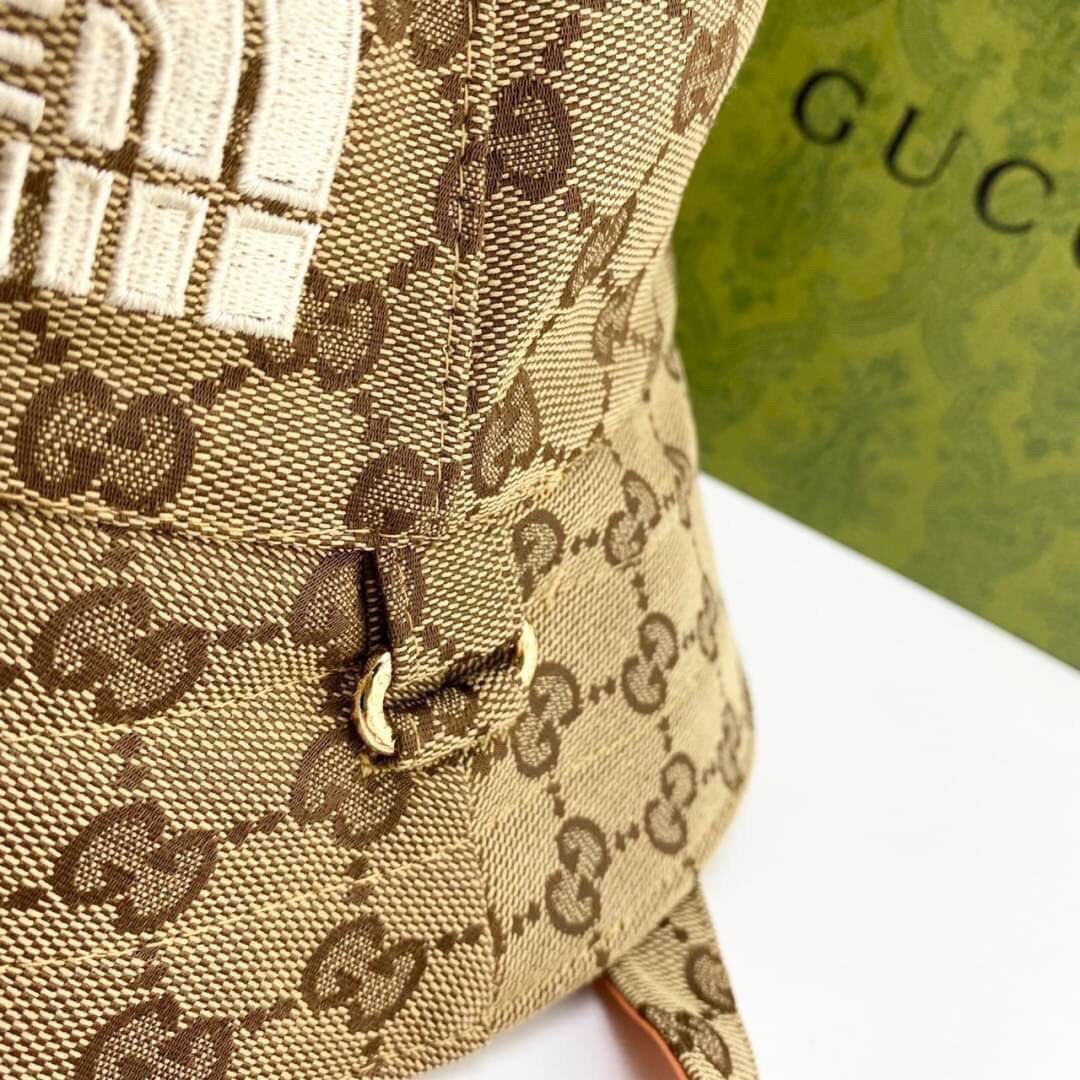 The North Face x Gucci GG canvas hat พร้อมส่งที่ไทย หมวกผ้าแคนวาสใส่ได้ 2 ด้าน พร้อมสายรัดคางเส้นยาว งานปักละเอียดคมชัด เกรดออริจินอล สวย คุ้มค่าค่ะ
