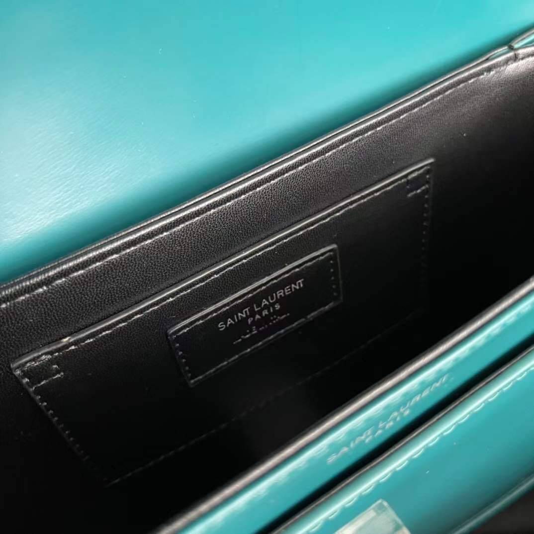 YSL Solferino medium crossbody bag คอลเล็คชั่นน้องโรเซ่ ROSE BLACKPINK ที่สุดแห่งความคลาสสิก เกรดออริจินอล หนังสวยมาก กระเป๋าสะพายรุ่นที่สาวๆ ทุกคนควรมีติดตู้ ภาพถ่ายจากงานขายจริง สวยตามรูป ไม่ผิดหวังค่ะ