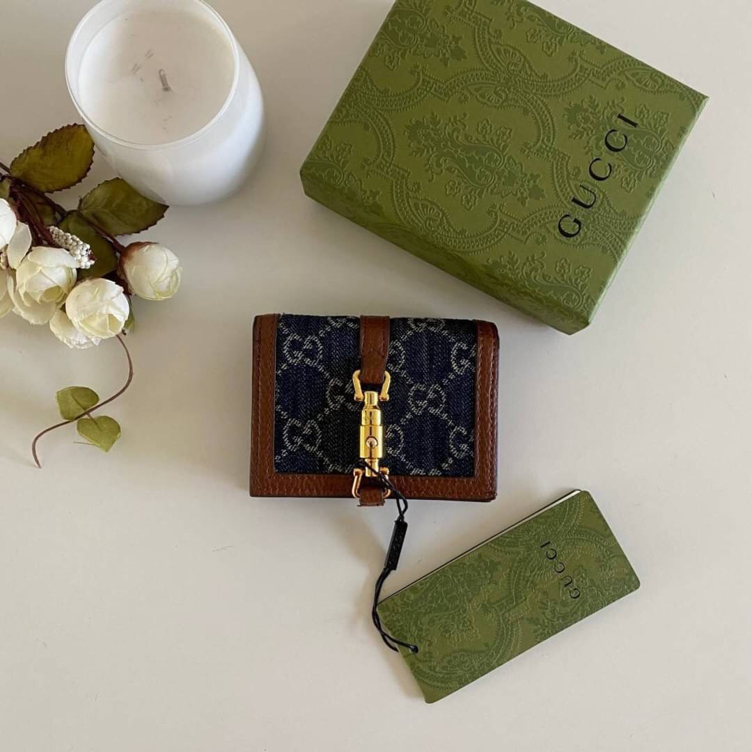 หนังแท้ GUCCI horsebit wallet / GUCCI Jackie wallet / GUCCI WALLET พร้อมส่งที่ไทย กระเป๋าสตางค์รุ่นยอดนิยม งานหนังแท้ทั้งใบ ภาพสินค้าถ่ายจากงานขายจริง ใช้งานต่างประเทศได้ สวยๆ กันแล้ววันนี้ ใบนี้ must have..ค่ะ.!!
