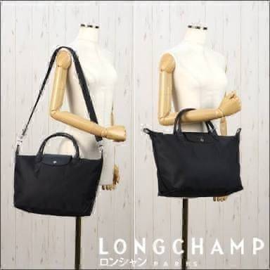 Longchamp Le Pliage Neo Size M มาพบกับกระเป๋ารุ่นยอดนิยม ที่สาวๆ ต้องมีไว้เก็บไว้สักใบ กระเป๋าโท้ทใบนี้ มาพร้อมกับสีที่มีสไตล์เรียบง่าย มีสายสะพายยาวช่วยให้คุณสามารถสะพายไหล่ได้อย่างสบาย ในขณะที่ที่ปิดแบบซิปช่วยให้คุณมั่นใจได้ว่าของด้านในมีความปลอดภัย Le 