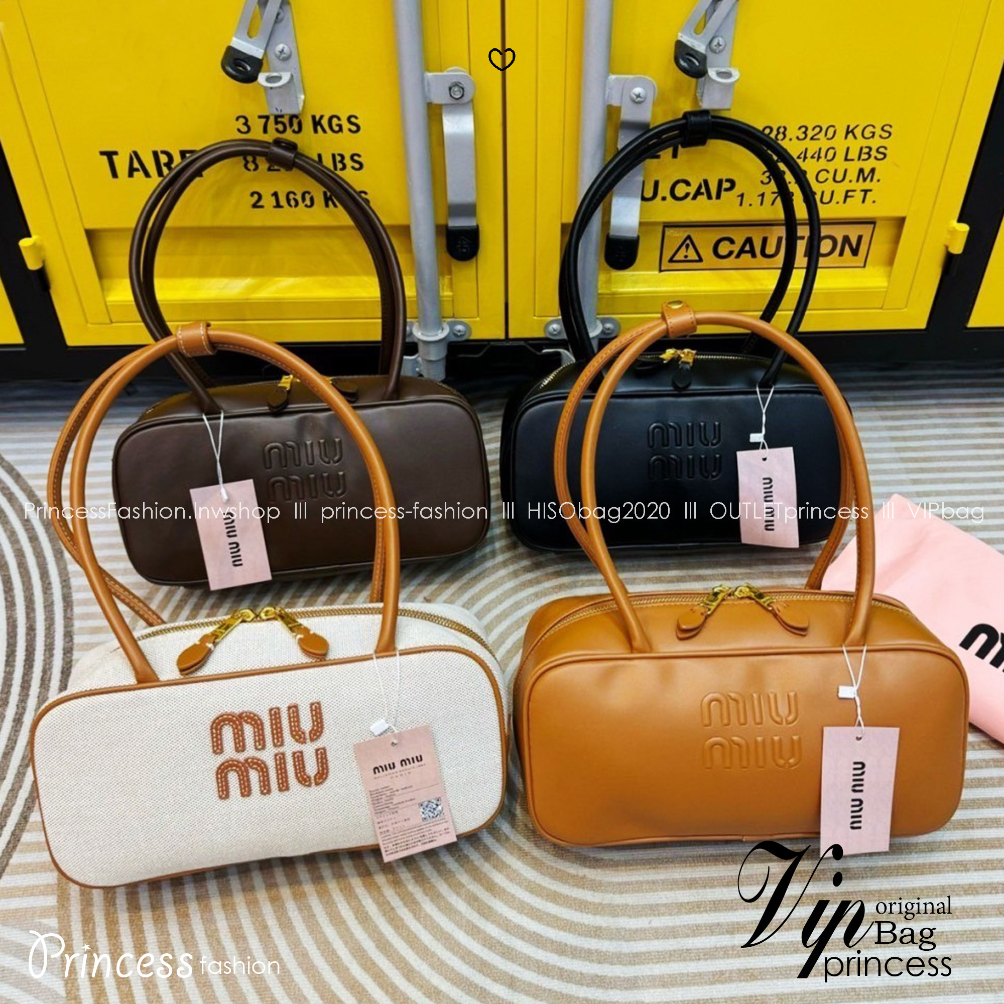 MIU MIU Beau leather bag Small Size กระเป๋าถือ/สะพายสุดชิค รุ่นใหม่หูยาว ถือก็ได้สะพายไหล่ก็เก๋ คูลสุดๆ ดีไซน์เรียบแต่มากมีอยู่จริง สวยดูแพง แมทชุดได้ง่ายสุด มินิมอลมินิใจ หูจับในตัวง่ายและสะดวกพกพา