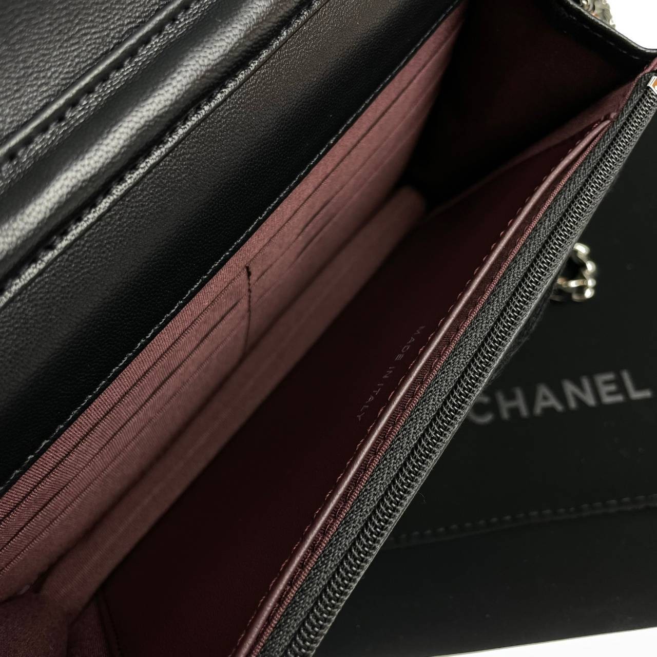 Chanel Wallet On Chain รุ่น Micro chip เกรดท็อปออริจินอล 1:1 สลับแท้ เกรดขายดีสุด งานสวยเป๊ะปัง ทรงสวยตรงปก ไม่ผิดหวัง ใช้งานต่างประเทศได้ ภาพถ่ายจากงานขายจริง
