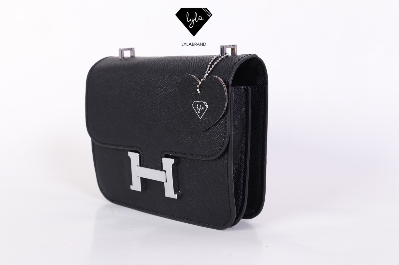 LYLABRAND🔔 Constance ไซต์ 18 สุดฮอต รุ่นนี้หนัง Epsom , PU top premium นะคะ หนังดีเลอค่าน่าสอยมากกก บอกคำเดียวเลยว่าเด็ดสุด !! เหมือนหนังแท้เบอสุดค่ะคูณผู้หญิง ลูกค้าเก่าน่าจะทราบกันดีอยู่แล้วว่าคุณภาพของร้านนี้ต้องมาเป็นอันดับหนึ่งเท่านั้น อิอิ ม