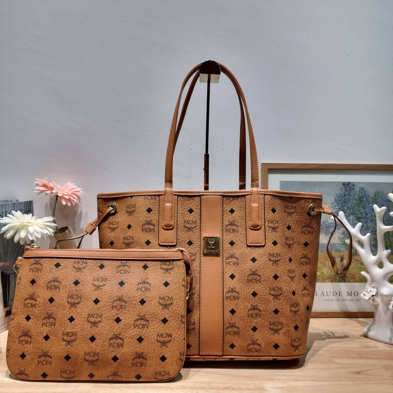 M.C.M MEDIUM REVERSIBLE LIZ SHOPPER IN VISETOS / M.C.M Tote Bag กระเป๋าทรงโท้ทใบใหญ่ เกรดท็อปออริ สลับแท้ 1:1 เกรดดีสุด ใช้ต่างประเทศได้