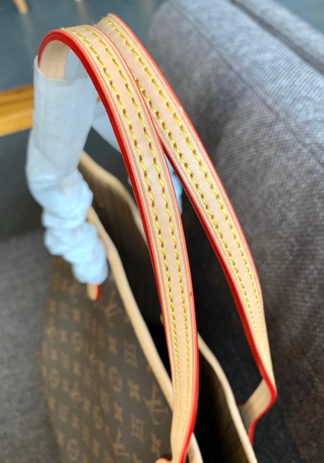 VIP 】LOUIS VUITTON NEVERFULL MM พร้อมส่ง มาพร้อมใบลูก สุดคุ้มค่าา❗️ กระเป๋าหิ้ว//คล้องไหล่ ใบใหญ่ ทรงสุดฮิตจาก LV premium gift เคาเตอร์ ตปท. หนังแท้ นิ่มลายLV ทั้งใบสวยงามค่ะ ปากกระเป๋ามีตัวคล้อง ภายในกระเป๋กว้างมากๆ สาวๆที่สัมภาระเยอะหายห่วงเลยค่ะ