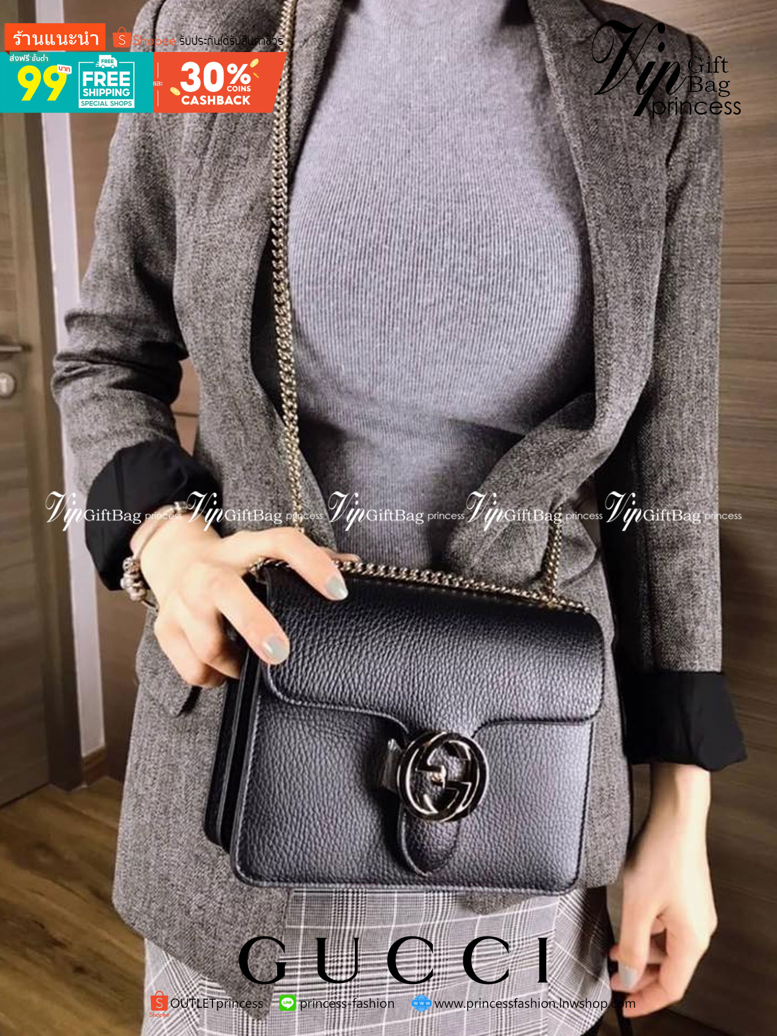 VIP GIFT 】หนังแท้ GUCCI Interlocking G Shoulder Bag กระเป๋าสะพายไหล่/ข้าง ดีไซน์ได้อย่างมีสไตล์ ดูมีสเน่ห์ด้วยโทนสีดำสุดคลาสสิก ใบนี้แมทช์ได้กับทุกลุค เท่ๆ casual หรูหรา มีช่องแบ่งสัดส่วนสวยงาม สาวๆขี้เบื่อขอแนะนำใบนี้เลยจ้า ลูกเล่นเยอะมาก เปลี่ยนสไตล์ได้