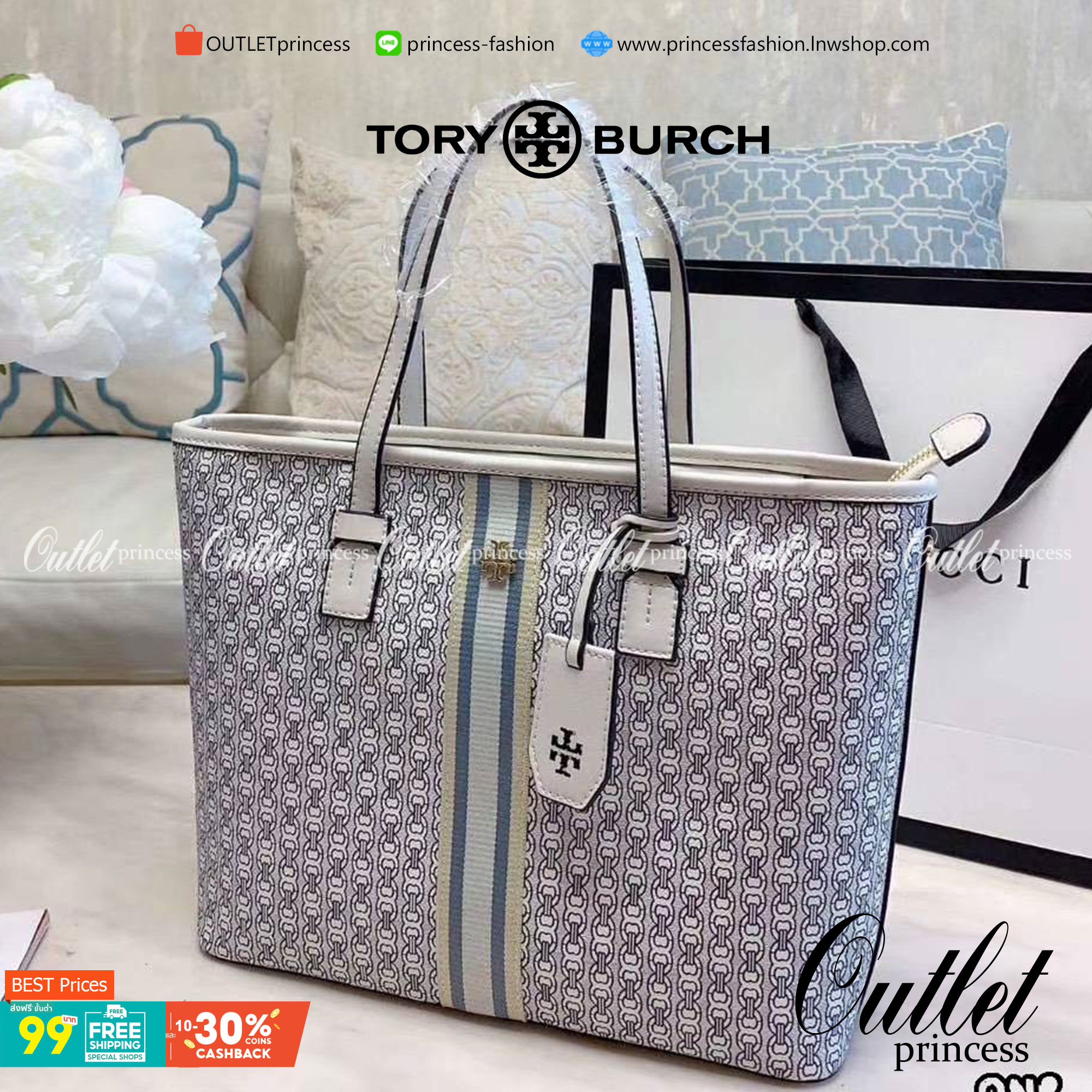 TORY BURCH TOTE BAG กระเป๋าสะพายไหล่ทรงชอปปิ้ง รุ่นขายดีอันดับ1 ของแบรนด์นี้นะคะ ทรงคลาสสิค ฮิตตลอดกาล ทรงสวยขนาดกำลังดี ตัวกระเป๋า วัสดุหนัง Pu ด้านหน้าติดโลโก้แบรนด์ /ประดับด้วยพวงกุญแจหนัง ตัดแถบแนวเส้นตรงวัสดุผ้าแคนวาส เปิดปิดด้วยซิปรูด ภายในช่องหลัก 