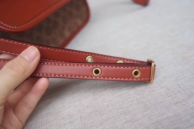 OUTTLET 】Auth Coach 1941 Turnlock Clutch Crossbody Bag พร้อมส่งที่ไทย