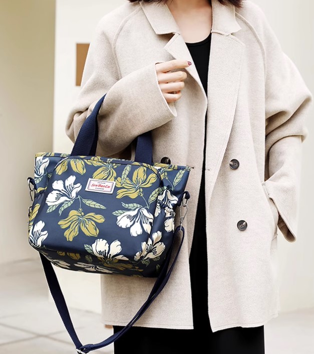 กระเป๋าถือ กระเป๋าสะพาย ผู้หญิง ผ้าไนลอน ลายดอกไม้ หวาน ๆ น้ำหนักเบา กันน้ำ ใส่ของได้เยอะ 196601