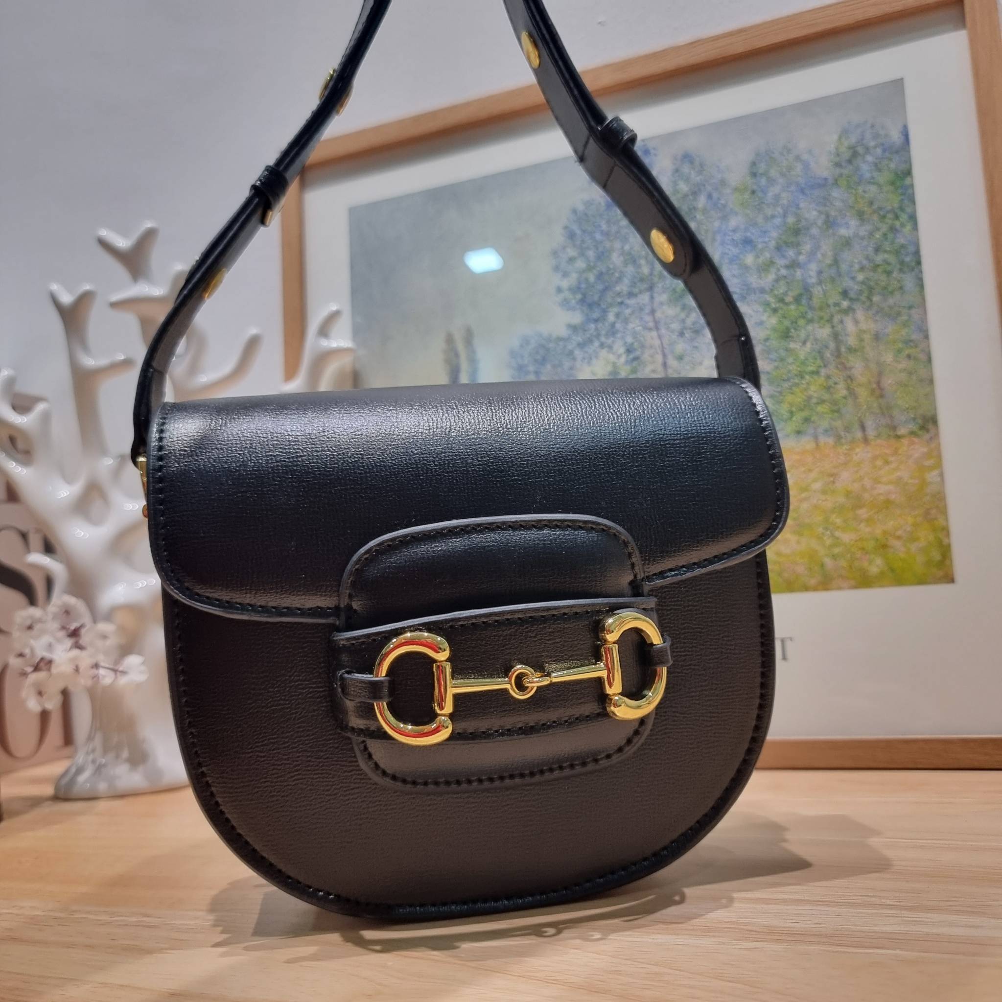 Gucci horsebit 1955 mini rounded bag / GUCCI BAG พร้อมส่ง 2 สี กระเป๋าสะพายไหล่/สะพายข้างทรงคลาสสิค มาในไซส์มินิ กะทัดรัด สวยอยู่ทรง