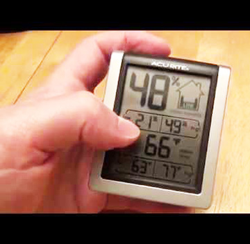 เครื่องวัดความชื้น และอุณหภูมิ (Hygrometer) ใช้ในโรงเพาะเห็ด โรงเรือน โกดัง ไซโล ยี่ห้อ AcuRite USA