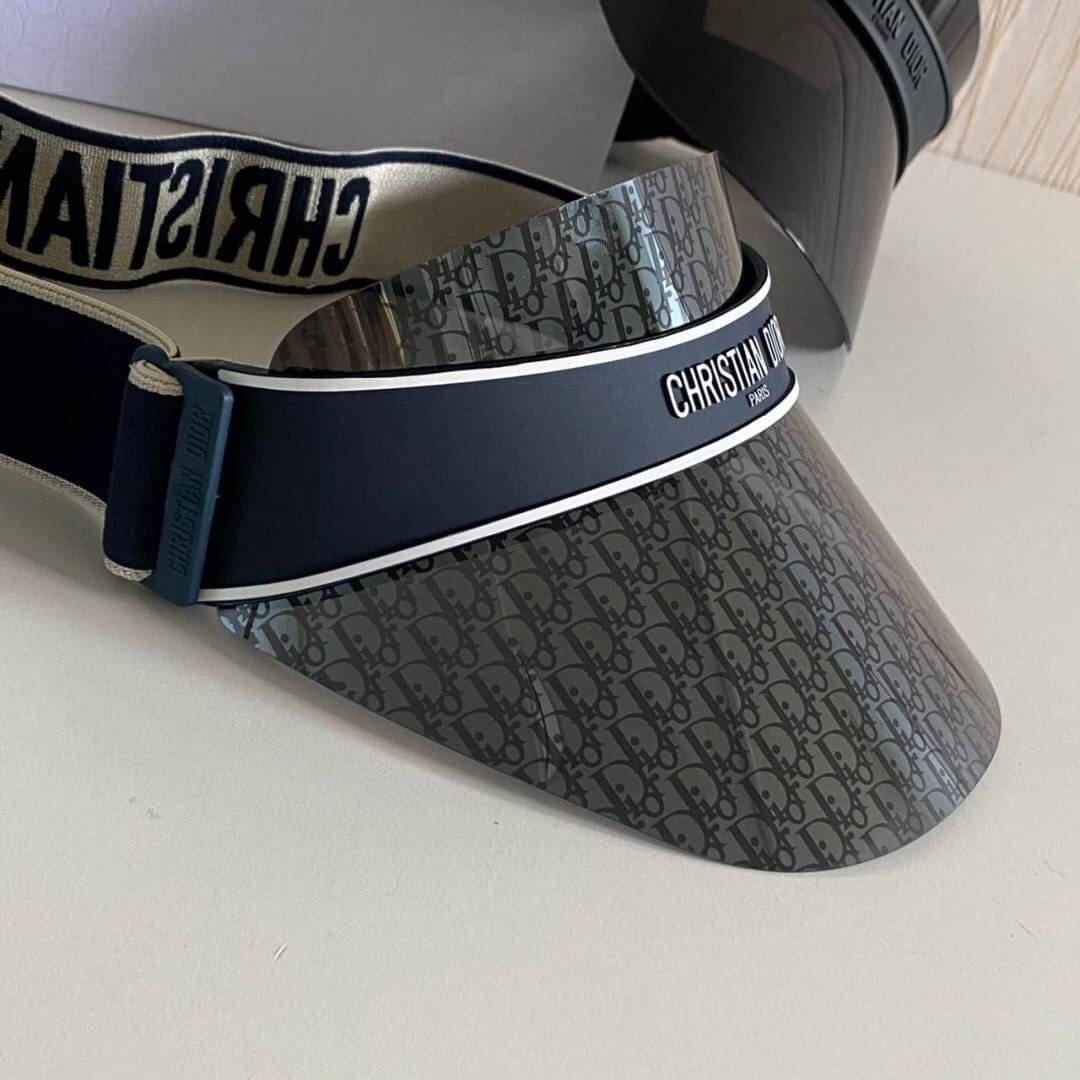 DiorClub V1U Blue Dior Oblique Visor / Dior Sun Visor Cap ภาพสินค้าถ่ายจากงานขายจริงใช้งานต่างประเทศได้