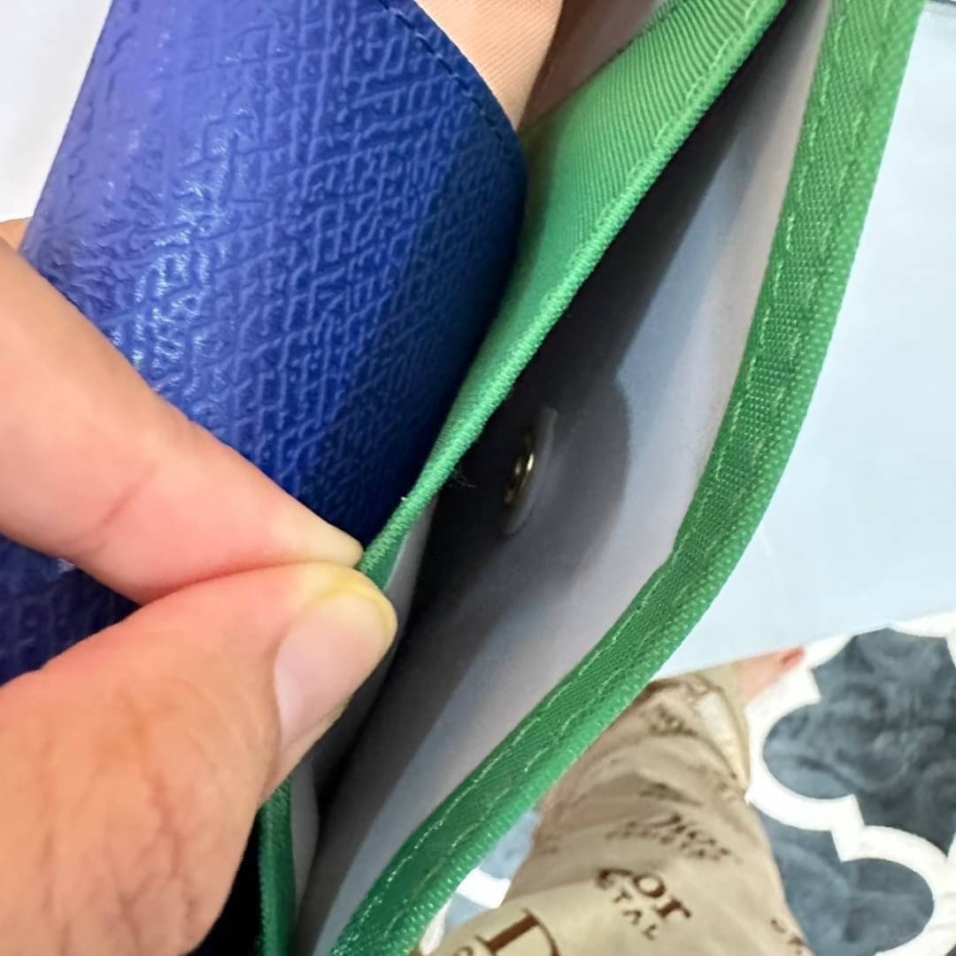 LONGCHAMP LE PLIAGE RE-PLAY TOP HANDLE BAG สินค้ารุ่นลิมิเต็ด collection สุดปัง ซื้อใบเดียวเหมือนได้2 ใบ กระเป๋าสะพายแนวตั้งที่กว้างขวาง มีเอกลักษณ์เฉพาะตัวแต่มีดีไซน์ที่น่าดึงดูด