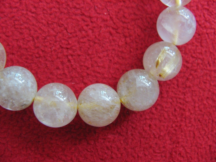 สร้อยข้อมือหินไหมทอง(ร่ำรวยโชคดี)ค่ะ