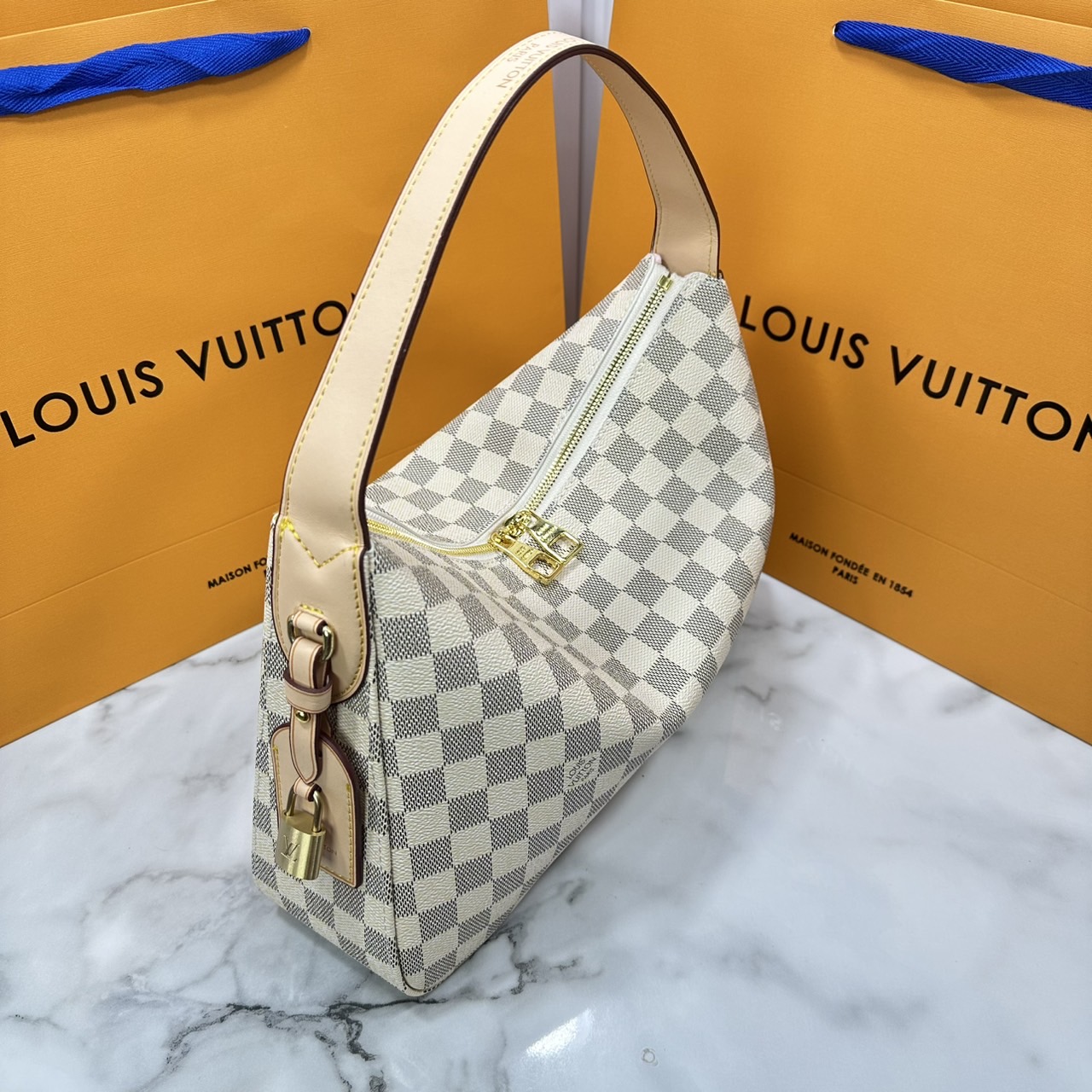 ORI หนังแท้ | LV Slouchy MM Damier Azur PM ใหม่ล่าสุด กระเป๋าโฮโบทรงสวยที่ใครๆก็ต้องมี ด้วยรูปทรงคลาสสิคและใช้งานง่าย สะพายสะดวกด้วยหูสะพายในตัว สวยดูลัคชู
