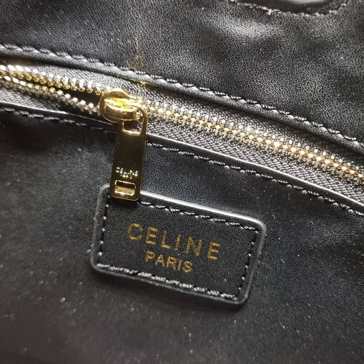 CELINE small camille soft bag มาแรงมาก! กับกระเป๋าที่ตัวแม่ใช้กันเยอะสุดๆ แม่ชมเอย อินฟลูดังๆมีใช้กันครบ ด้วยรูปทรงยอดนิยม