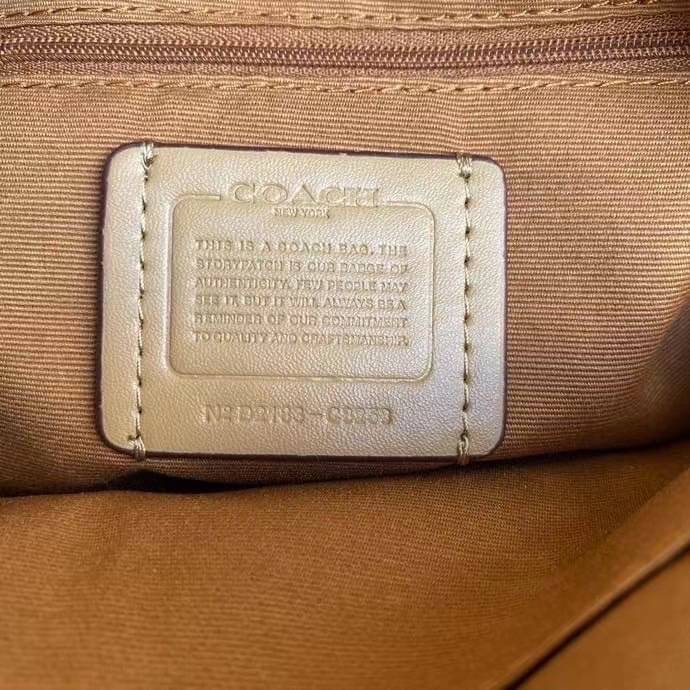 COACH Mini Court Backpack In Signature Canvas With Butterfly / With Radish C8259 C8257 🌈ต่อกันเลย สวยกันก่อน วางน้องไม่ลงเลยจริงๆค่าา😍 พร้อมส่ง! ยังไม่เข้าไทย กับกระเป๋าสะพายหลังแบบมีหูหิ้วในตัว บอกก่อนเลยว่าหนังของน้องทั้งนิ่ม ทั้งสวย อย่