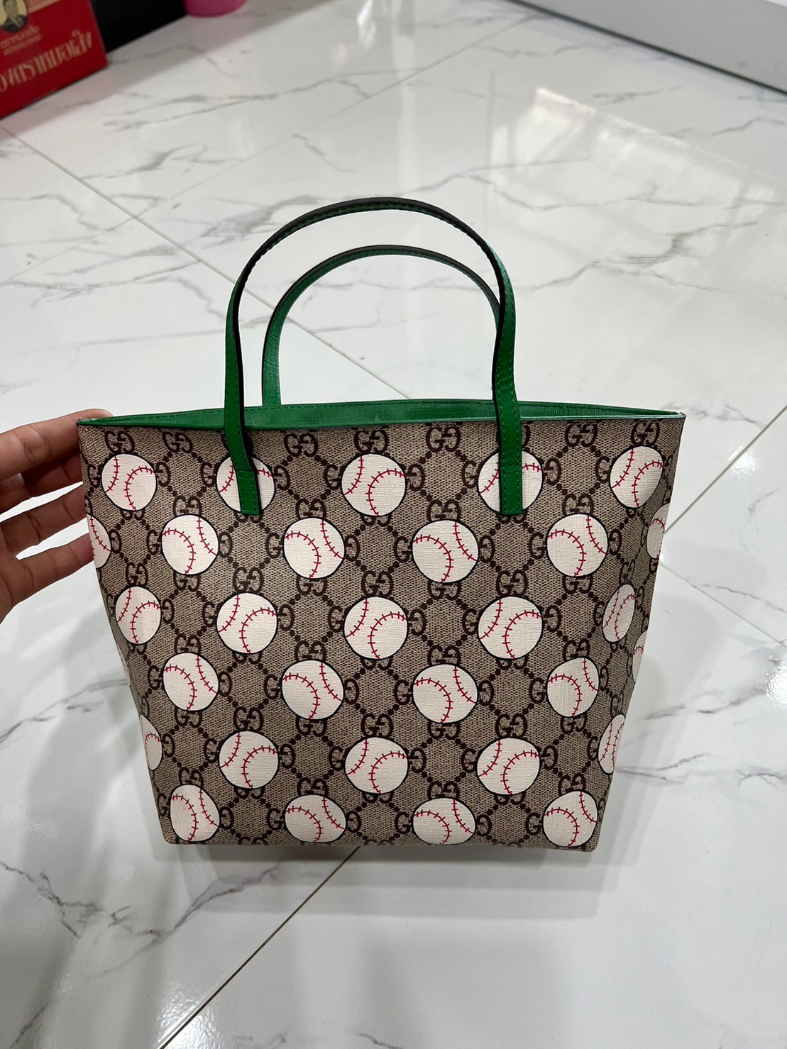 GUCCI Children's tote bag / Gucci kid tote / Gucci bag พร้อมส่งสต๊อกแน่น กับกระเป๋าโท้ทคิดท์ ไซส์น่ารักน่าใช้ ฮอตไม่หยุด เด็ดทุกดีไซน์ มีลายเข้าใหม่มากกว่าในรูปนะคะ **สินค้าเกรดออริจินอล 1:1 สลับแท้