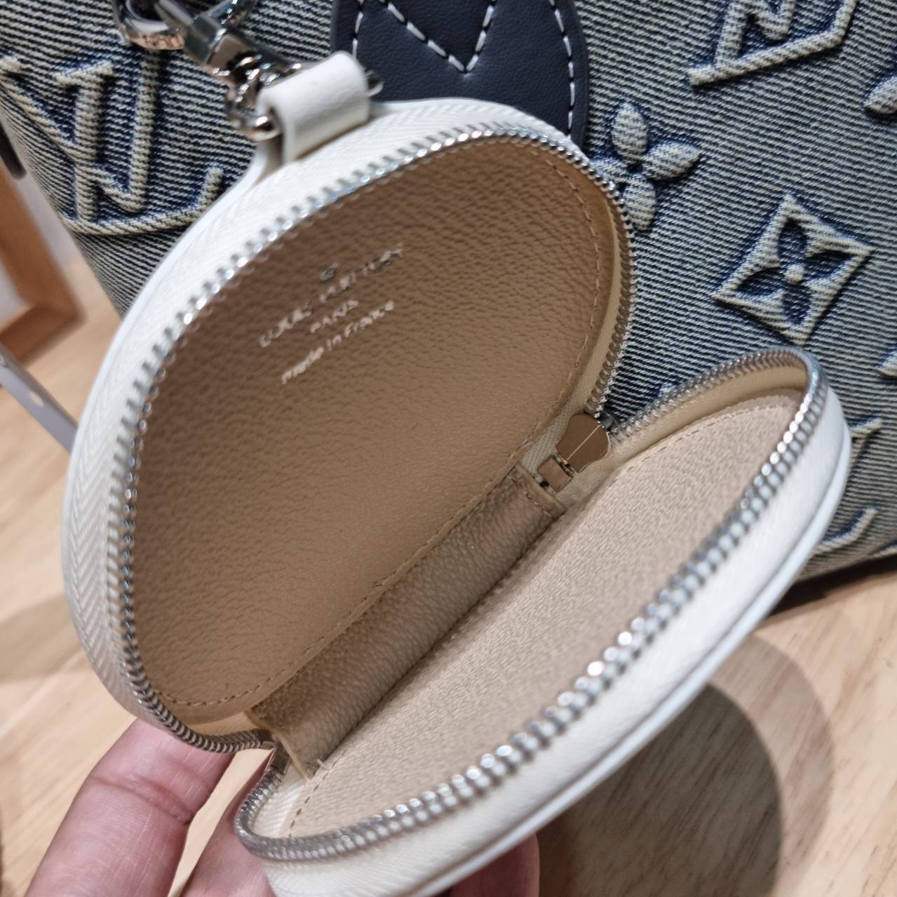 LV neverfull washed denim monogram mini bag ดีไซน์ใหม่ล่าสุดก่อนใคร กระเป๋าทรงโท้ทมินิไซส์ ที่ไม่ได้เล็กตามชื่อ มาในรูปแบบ washed denim สวยคลาสสิค ดูแพงสุดๆ
