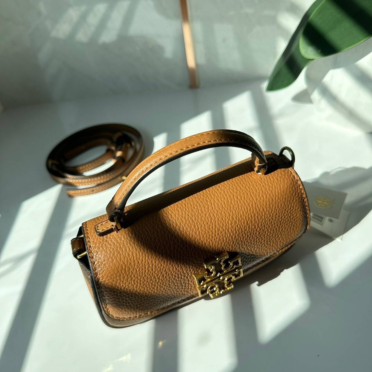 Tory Burch Britten Mini Top Handle Crossbody Bag กระเป๋าสะพายใบเล็กดีไซน์เรียบหรู เกรดออริ สลับแท้ 1:1 ใช้งานต่างประเทศได้
