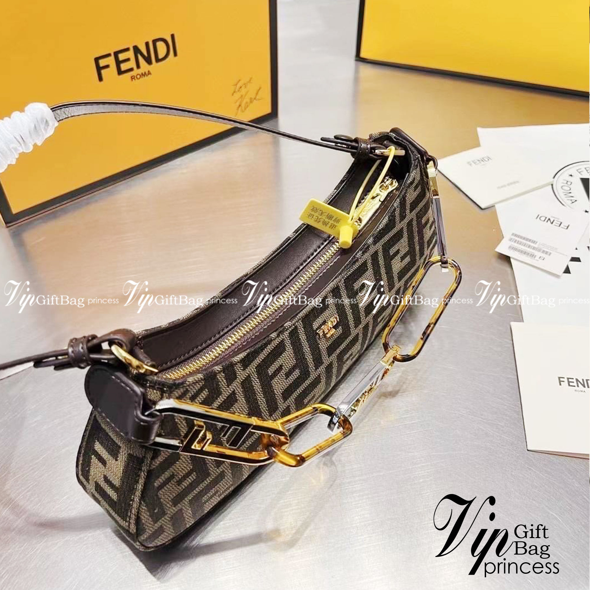 Fendi O'Lock Swing tapestry fabric pouch / Fendi Shoulder Bag กระเป๋าสพายไหล่เฟนดิ พร้อมสายสะพาย 2 เส้น สวยหรู ภาพถ่ายจากงานขายจริง ใช้งานต่างประเทศได้