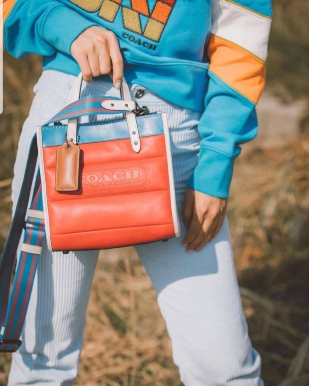 COACH CASUAL STYLE STREET STYLE 2WAY PLAIN LEATHER ELEGANT STYLE (C6958 C6852) 🌺 ที่สุด! ของที่สุด!! กระเป๋าถือ กระเป๋าสะพายรูปทรงสุดฮิต สุดคลาสสิค รุ่น UNISEX ที่ชิคๆ สบายๆ ได้ทั้งชายและหญิง// วัสดุหนังแท้ทั้งใบ ตัดเย็บด้วยหนังเนื้อนุ่มพิเศษ หนา 