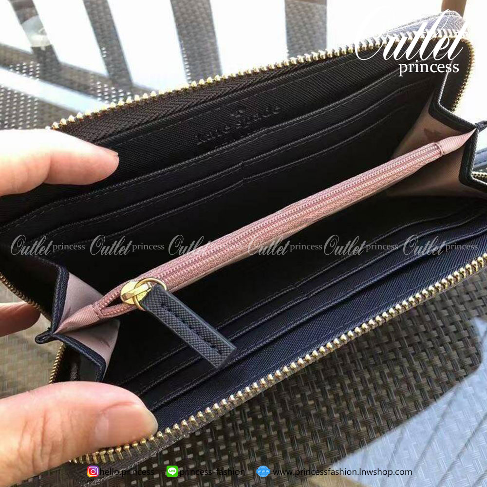 KATE SPADE JOELEY LONG WALLET กระเป๋าสตางค์ใบยาวรุ่นใหม่ล่าสุดหนัง Saffiano สไตล์ PRADA สวยน่าใช้ตัวเนื้อกระเป๋าตกแต่งด้วยกลิทเตอร์ทั้งใบ สวยหรู ภายในมีช่องซิป1ช่อง และช่องใส่บัตรหลายช่อง ใส่เหรียญ บัตรได้เยอะ ตัวจริงสวยน่าใช้มากค่ะ